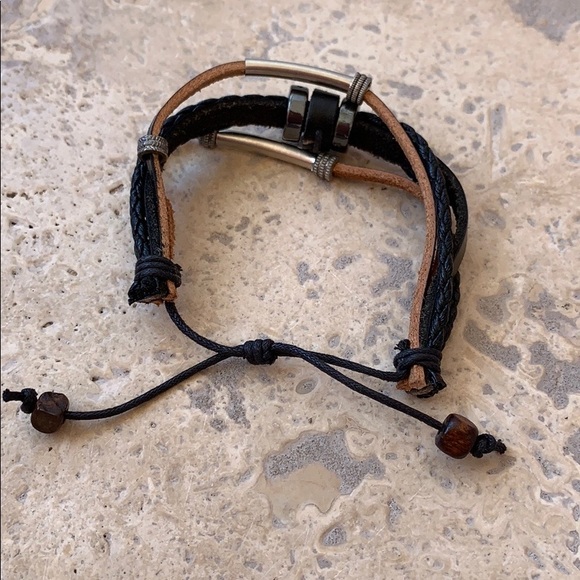 Leather bracelet - Picture 2 of 3